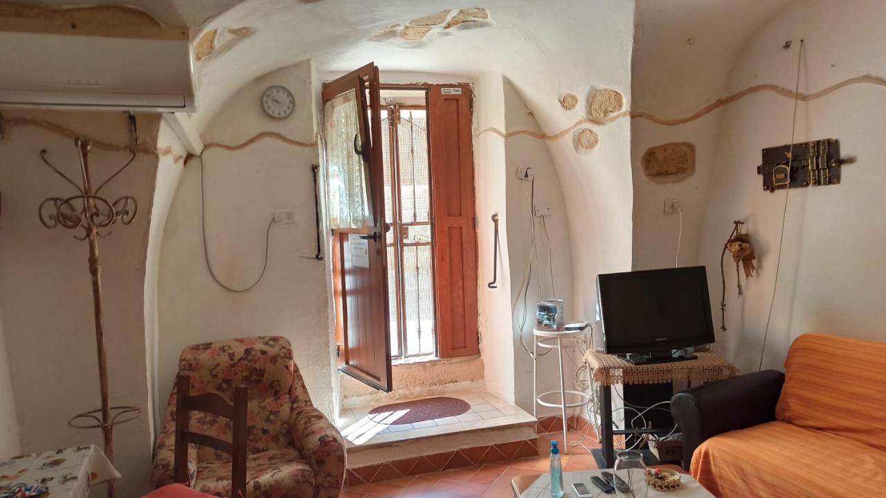 Casa Ele - Casa Indipendente Con Cucina - Bikes Friendly Apartment Sassari Luaran gambar